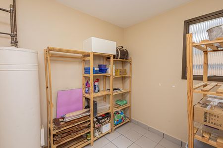 Apartamento para alugar com 180m², 4 quartos e 2 vagas Apartamento para alugar com 180m², 4 quartos e 2 vagasÁrea de Serviço