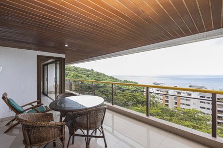 Apartamento para alugar com 180m², 4 quartos e 2 vagas Apartamento para alugar com 180m², 4 quartos e 2 vagasVaranda