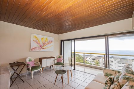 Apartamento para alugar com 180m², 4 quartos e 2 vagas Apartamento para alugar com 180m², 4 quartos e 2 vagasVaranda