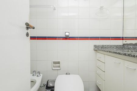 Apartamento para alugar com 180m², 4 quartos e 2 vagas Apartamento para alugar com 180m², 4 quartos e 2 vagasBanheiro