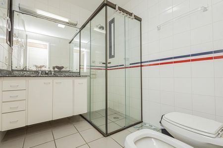 Apartamento para alugar com 180m², 4 quartos e 2 vagas Apartamento para alugar com 180m², 4 quartos e 2 vagasBanheiro