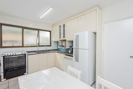 Apartamento para alugar com 180m², 4 quartos e 2 vagas Apartamento para alugar com 180m², 4 quartos e 2 vagasCozinha