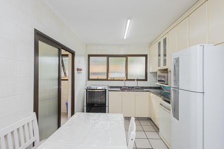 Apartamento para alugar com 180m², 4 quartos e 2 vagas Apartamento para alugar com 180m², 4 quartos e 2 vagasCozinha