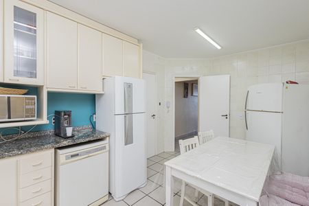 Apartamento para alugar com 180m², 4 quartos e 2 vagas Apartamento para alugar com 180m², 4 quartos e 2 vagasCozinha