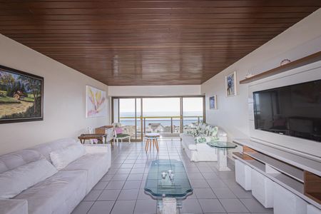 Apartamento para alugar com 180m², 4 quartos e 2 vagas Apartamento para alugar com 180m², 4 quartos e 2 vagasVaranda