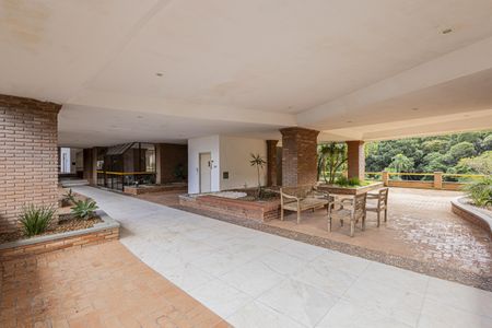 Apartamento para alugar com 180m², 4 quartos e 2 vagas Apartamento para alugar com 180m², 4 quartos e 2 vagasÁrea externa