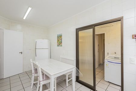 Apartamento para alugar com 180m², 4 quartos e 2 vagas Apartamento para alugar com 180m², 4 quartos e 2 vagasCozinha