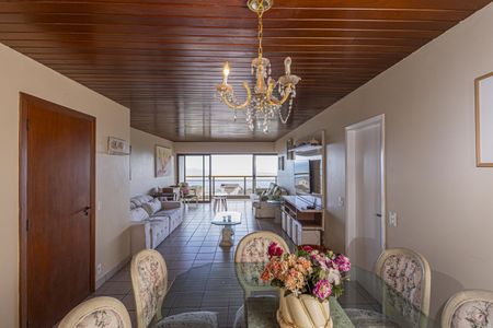 Apartamento para alugar com 180m², 4 quartos e 2 vagas Apartamento para alugar com 180m², 4 quartos e 2 vagasSala