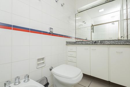 Apartamento para alugar com 180m², 4 quartos e 2 vagas Apartamento para alugar com 180m², 4 quartos e 2 vagasBanheiro