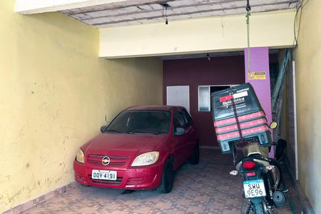 Casa à venda com 230m², 2 quartos e 2 vagas Casa à venda com 230m², 2 quartos e 2 vagasgaragem