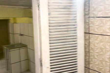 Casa à venda com 230m², 2 quartos e 2 vagas Casa à venda com 230m², 2 quartos e 2 vagasbanheiro