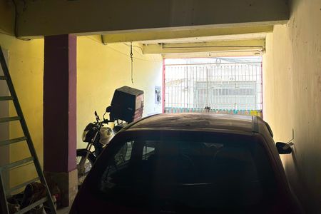 Casa à venda com 230m², 2 quartos e 2 vagas Casa à venda com 230m², 2 quartos e 2 vagasgaragem