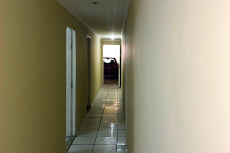 Casa à venda com 230m², 2 quartos e 2 vagas Casa à venda com 230m², 2 quartos e 2 vagasCorredor