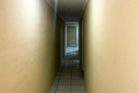 Casa à venda com 230m², 2 quartos e 2 vagas Casa à venda com 230m², 2 quartos e 2 vagasCorredor