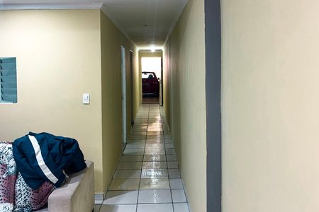 Casa à venda com 230m², 2 quartos e 2 vagas Casa à venda com 230m², 2 quartos e 2 vagasCorredor