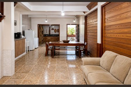 Casa para alugar com 240m², 3 quartos e 5 vagas
