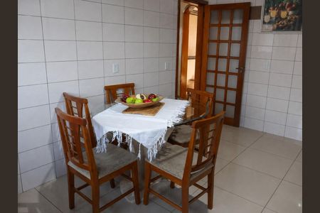 Cozinha de casa para alugar com 3 quartos, 240m² em Santa Rosa de Lima, Porto Alegre