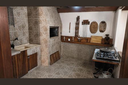 Casa para alugar com 240m², 3 quartos e 5 vagas
