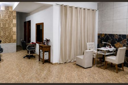 Casa para alugar com 240m², 3 quartos e 5 vagas