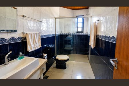 Casa para alugar com 240m², 3 quartos e 5 vagas Casa para alugar com 240m², 3 quartos e 5 vagasBanheiro 1