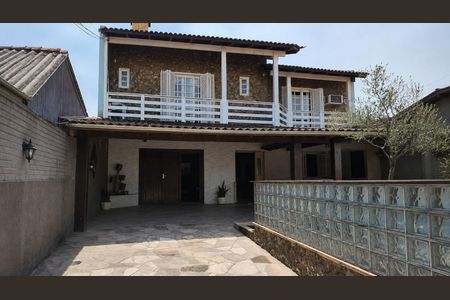 Casa para alugar com 240m², 3 quartos e 5 vagas