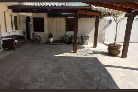 Casa para alugar com 240m², 3 quartos e 5 vagas
