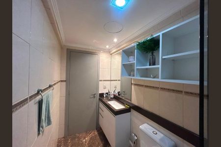 Apartamento à venda com 119m², 3 quartos e 2 vagas Apartamento à venda com 119m², 3 quartos e 2 vagasBanheiro