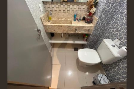 Apartamento à venda com 119m², 3 quartos e 2 vagas Apartamento à venda com 119m², 3 quartos e 2 vagasLavabo