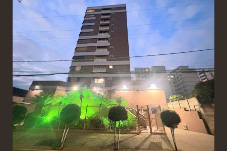 Apartamento à venda com 119m², 3 quartos e 2 vagas Apartamento à venda com 119m², 3 quartos e 2 vagasFachada
