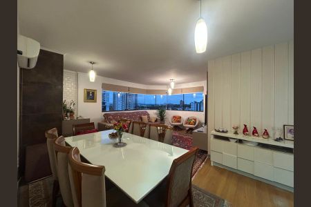 Sala de apartamento à venda com 3 quartos, 119m² em Centro, Canoas