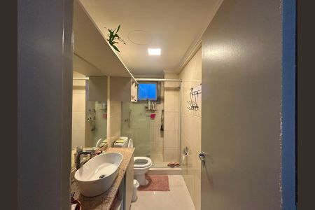 Apartamento à venda com 119m², 3 quartos e 2 vagas Apartamento à venda com 119m², 3 quartos e 2 vagasBanheiro da Suíte