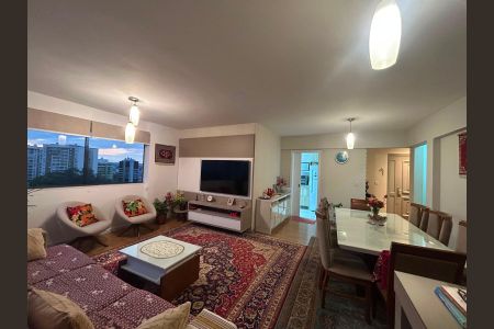 Apartamento à venda com 119m², 3 quartos e 2 vagas Apartamento à venda com 119m², 3 quartos e 2 vagasSala