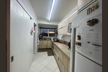 Apartamento à venda com 119m², 3 quartos e 2 vagas Apartamento à venda com 119m², 3 quartos e 2 vagasCozinha