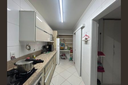 Apartamento à venda com 119m², 3 quartos e 2 vagas Apartamento à venda com 119m², 3 quartos e 2 vagasCozinha