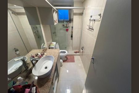 Apartamento à venda com 119m², 3 quartos e 2 vagas Apartamento à venda com 119m², 3 quartos e 2 vagasBanheiro da Suíte