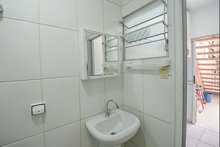 Banheiro de casa para alugar com 1 quarto, 50m² em Rudge Ramos, São Bernardo do Campo