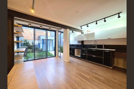 Casa de condomínio à venda com 160m², 2 quartos e 1 vaga Casa de condomínio à venda com 160m², 2 quartos e 1 vagaCozinha