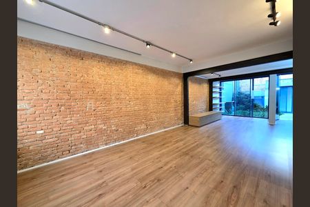 Sala de casa de condomínio à venda com 2 quartos, 160m² em Vila Nova Conceição, São Paulo