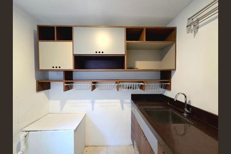 Casa de condomínio à venda com 160m², 2 quartos e 1 vaga Casa de condomínio à venda com 160m², 2 quartos e 1 vagaEdícula