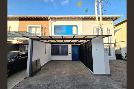 Casa de condomínio à venda com 160m², 2 quartos e 1 vaga Casa de condomínio à venda com 160m², 2 quartos e 1 vagaFachada