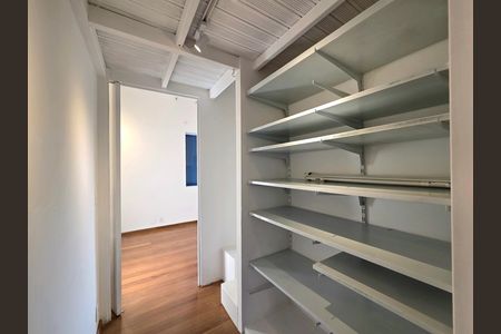 Casa de condomínio à venda com 160m², 2 quartos e 1 vaga Casa de condomínio à venda com 160m², 2 quartos e 1 vagaCorredor