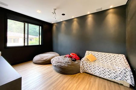 Casa de condomínio à venda com 1205m², 5 quartos e 4 vagas Casa de condomínio à venda com 1205m², 5 quartos e 4 vagasQuarto 5