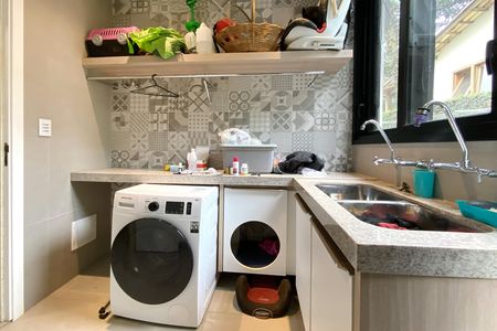 Casa de condomínio à venda com 1205m², 5 quartos e 4 vagas