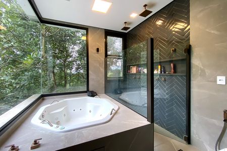 Casa de condomínio à venda com 1205m², 5 quartos e 4 vagas Casa de condomínio à venda com 1205m², 5 quartos e 4 vagasBanheiro da Suíte 1
