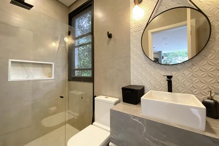Casa de condomínio à venda com 1205m², 5 quartos e 4 vagas Casa de condomínio à venda com 1205m², 5 quartos e 4 vagasBanheiro