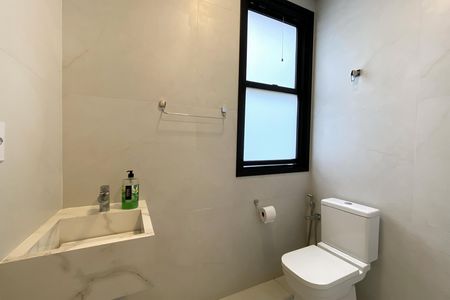 Casa de condomínio à venda com 1205m², 5 quartos e 4 vagas Casa de condomínio à venda com 1205m², 5 quartos e 4 vagasBanheiro da Suíte 4