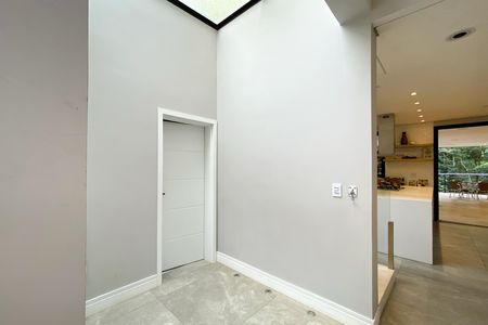 Casa de condomínio à venda com 1205m², 5 quartos e 4 vagas Casa de condomínio à venda com 1205m², 5 quartos e 4 vagasHall