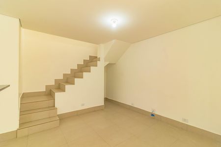 Casa para alugar com 60m², 2 quartos e 1 vaga