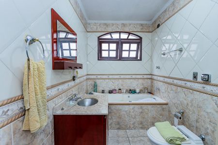 Casa à venda com 184m², 3 quartos e 3 vagas Casa à venda com 184m², 3 quartos e 3 vagasBanheiro suite