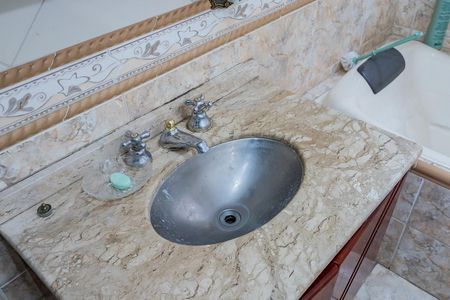 Casa à venda com 184m², 3 quartos e 3 vagas Casa à venda com 184m², 3 quartos e 3 vagasBanheiro suite